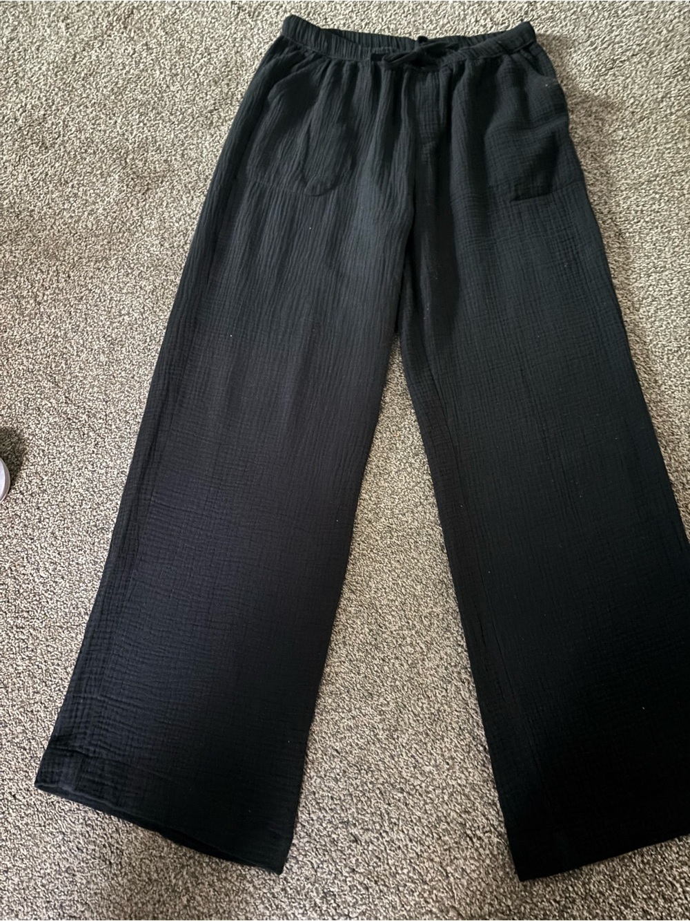 SPLENDID Black wide leg, cotton gauze, pants
Size medium Women’s